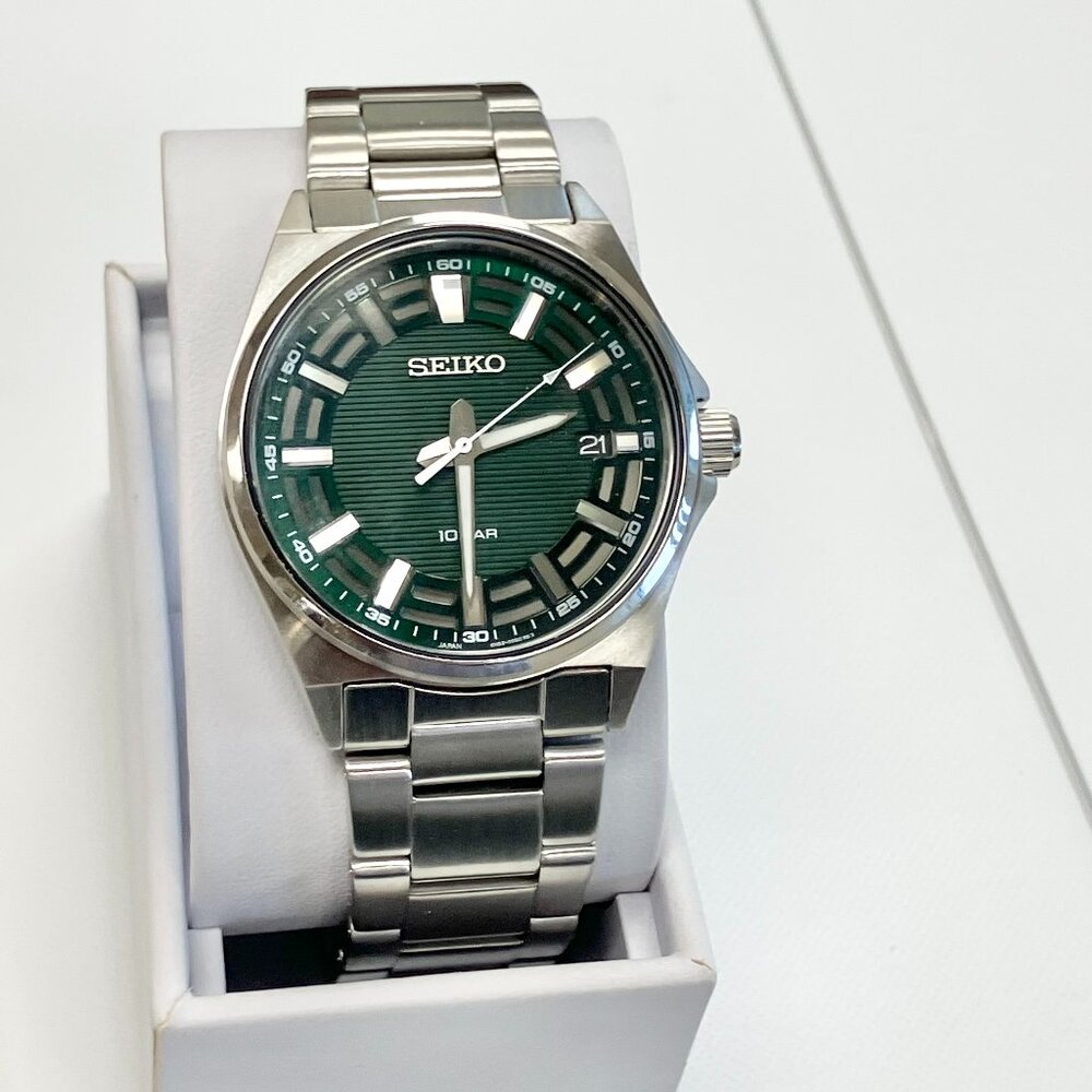 Seiko Men's Watch Green Dial With Date
